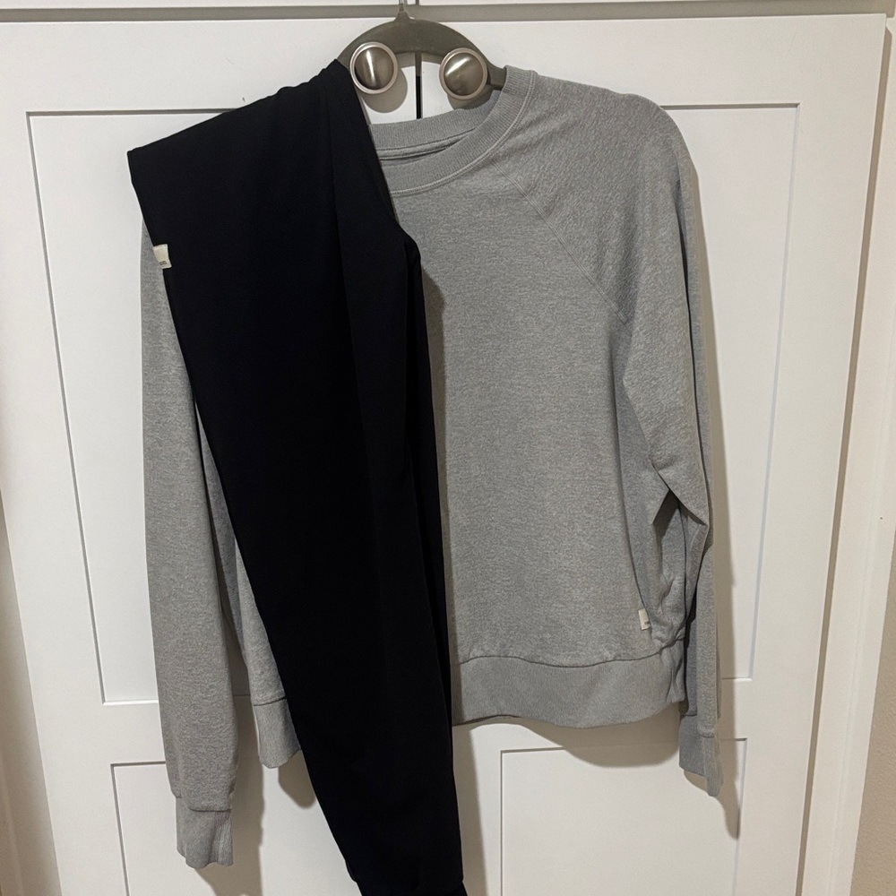 Vuori Gray Sweatshirt